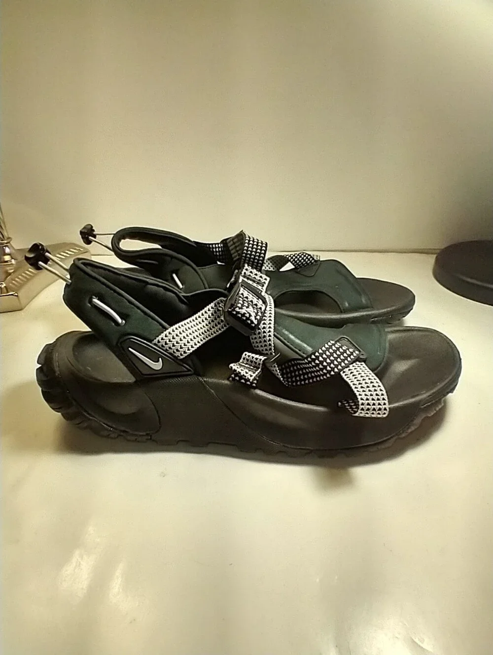 Nike Trail Oneonta Black Pure Platinum Sandals Shoes Men's sz 11 (DJ6604-001).